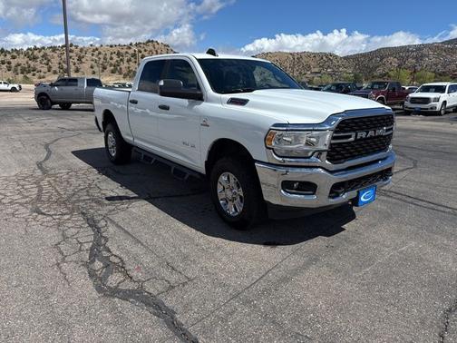 Bright White Clearcoat 2022 RAM 2500 BIG HORN
