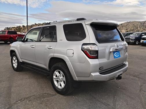 2022 Toyota 4Runner SR5