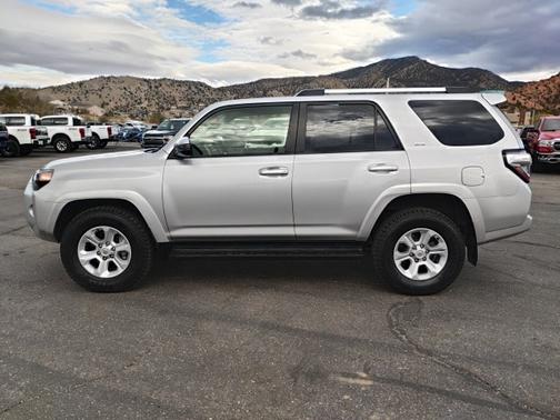 2022 Toyota 4Runner SR5