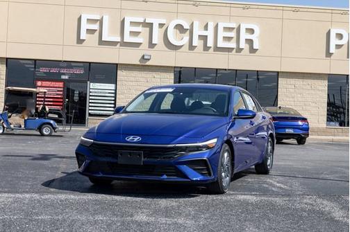 2024 Hyundai ELANTRA SEL