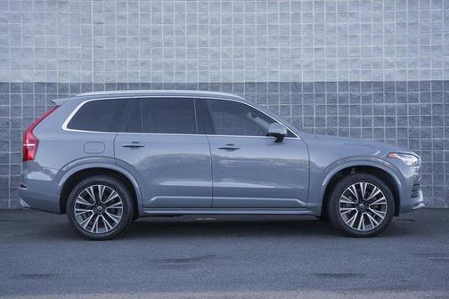 2020 Volvo XC90 T6 Momentum