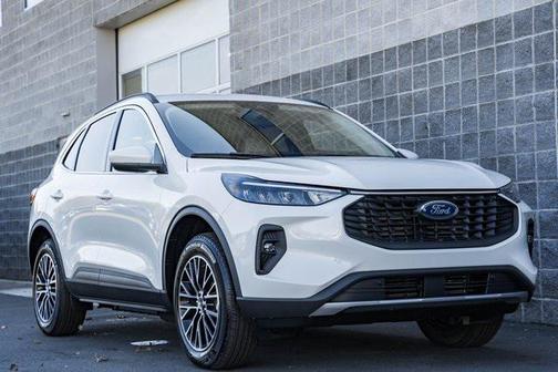 2026 Ford Escape PHEV SE