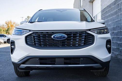 2026 Ford Escape PHEV SE