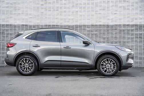 2025 Ford Escape PHEV SE