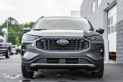 2025 Ford Escape PHEV SE