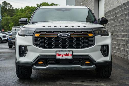 Star White Metallic Tri-Coat 2026 Ford Explorer Tremor