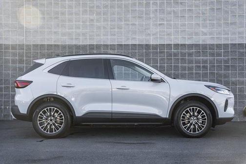 2026 Ford Escape PHEV SE