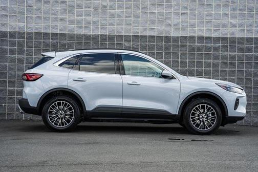 2025 Ford Escape PHEV SE