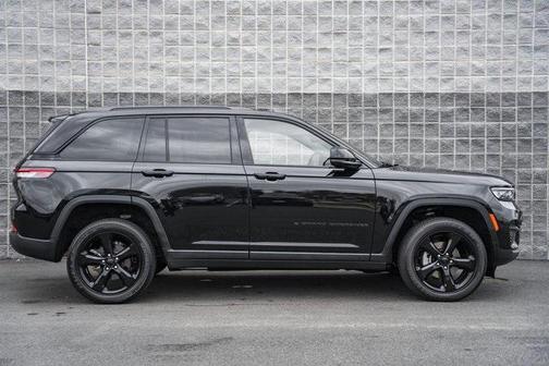 2022 Jeep Grand Cherokee Altitude