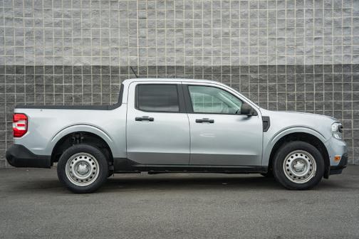 Iconic Silver Metallic 2022 Ford Maverick XL