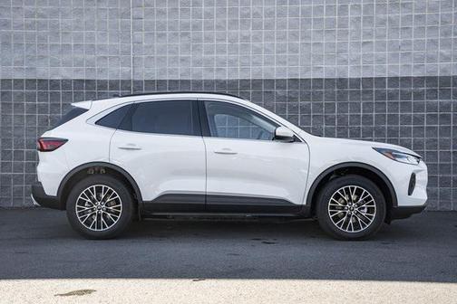 2025 Ford Escape PHEV SE