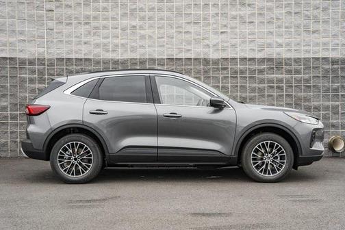 2026 Ford Escape PHEV SE