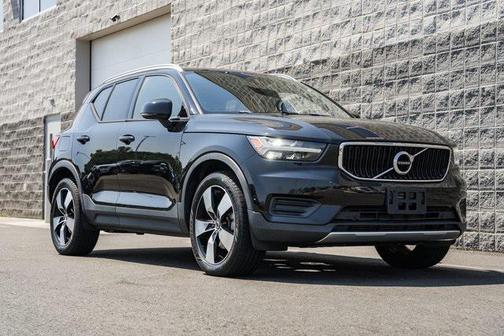 2019 Volvo XC40 T5 Momentum