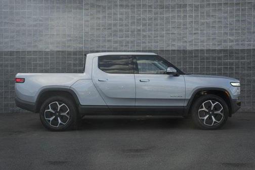 2024 Rivian R1T Adventure