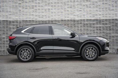 2026 Ford Escape PHEV SE