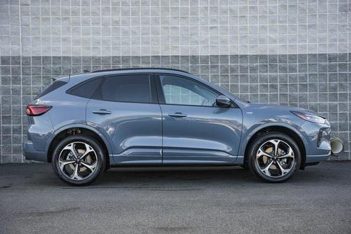 2026 Ford Escape ST-Line Elite