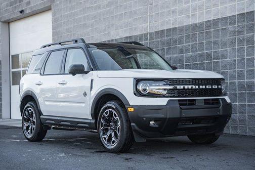 Oxford White 2025 Ford Bronco Sport Outer Banks