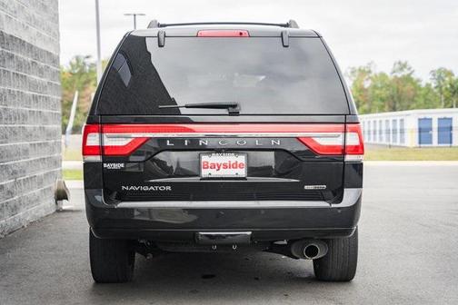 2016 Lincoln Navigator Select