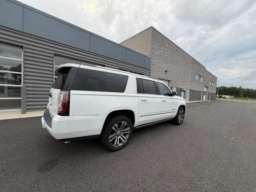 Summit White 2017 GMC Yukon XL Denali