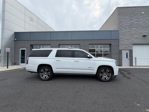 Summit White 2017 GMC Yukon XL Denali