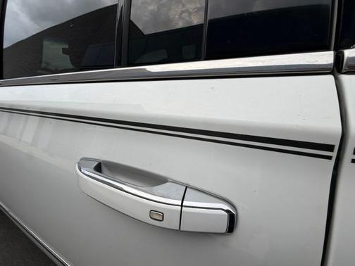 Summit White 2017 GMC Yukon XL Denali