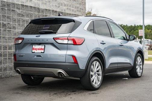 2022 Ford Escape Titanium