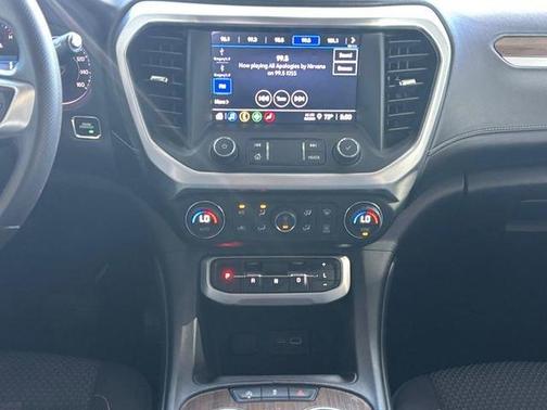 Summit White 2023 GMC Acadia SLE