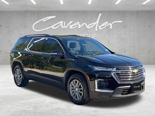 Mosaic Black Metallic 2023 Chevrolet Traverse LT Cloth