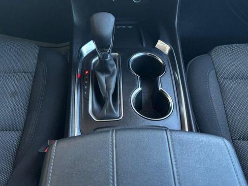 Mosaic Black Metallic 2023 Chevrolet Traverse LT Cloth