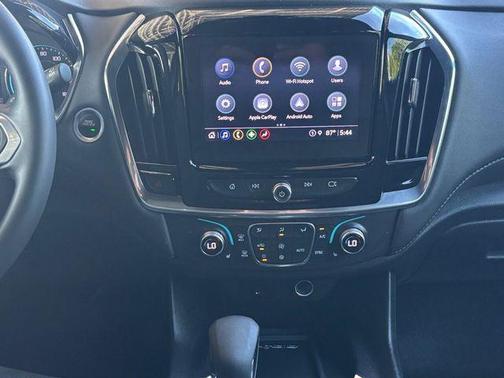 Mosaic Black Metallic 2023 Chevrolet Traverse LT Cloth