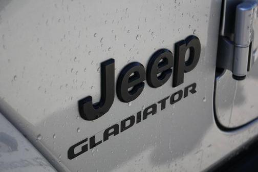 2022 Jeep Gladiator Sport