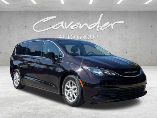Dark Cordovan Pearlcoat 2017 Chrysler Pacifica LX