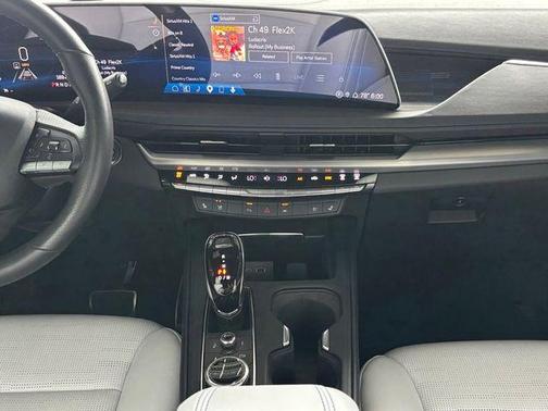 Crystal White Tri-Coat 2024 Cadillac XT4 Sport