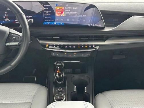 Crystal White Tri-Coat 2024 Cadillac XT4 Sport