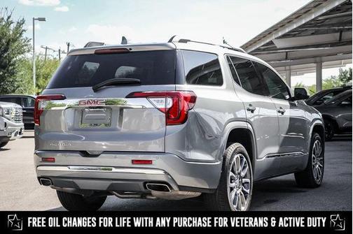 2023 GMC Acadia Denali