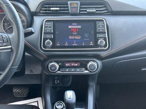 Scarlet Ember 2020 Nissan Versa 1.6 SR