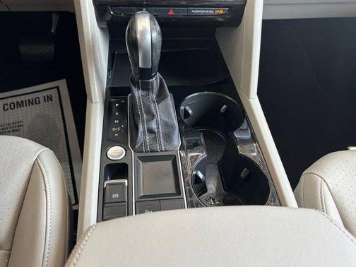 Pure White 2023 Volkswagen Atlas 2.0T SE w/Technology