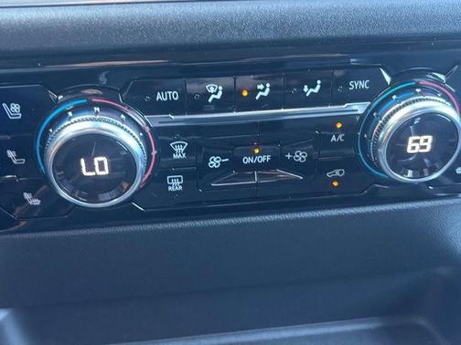 2025 GMC Sierra 2500 SLT