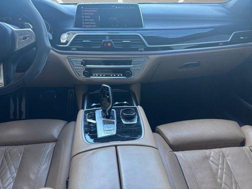 2022 BMW 750 i xDrive