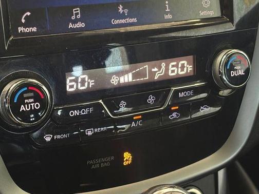 White 2023 Nissan Murano SV
