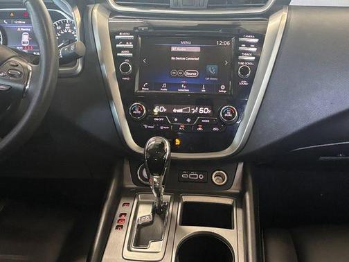 White 2023 Nissan Murano SV