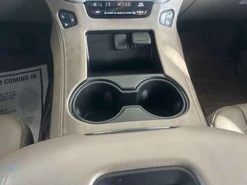 White Frost Tri-Coat 2020 GMC Yukon SLT
