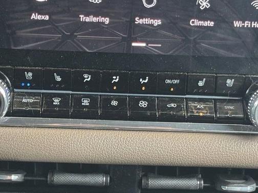 Onyx Black 2025 GMC Canyon Denali