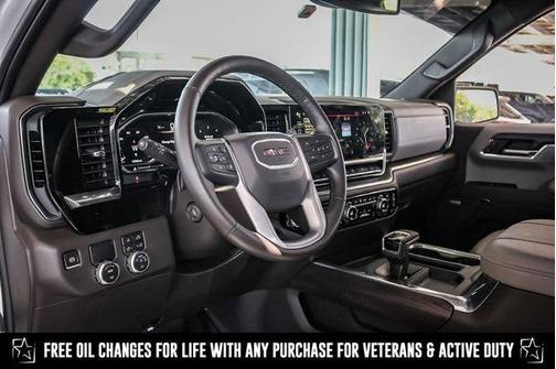 2025 GMC Sierra 1500 SLT