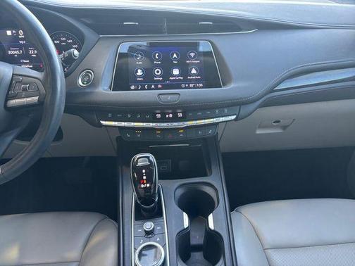 2022 Cadillac XT4 Premium Luxury