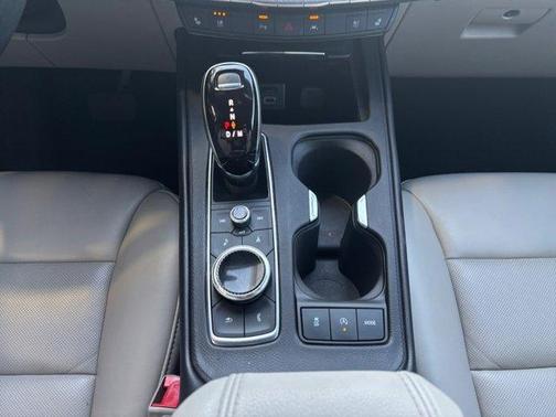 2022 Cadillac XT4 Premium Luxury