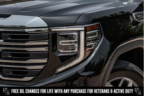 2022 GMC Sierra 1500 SLT