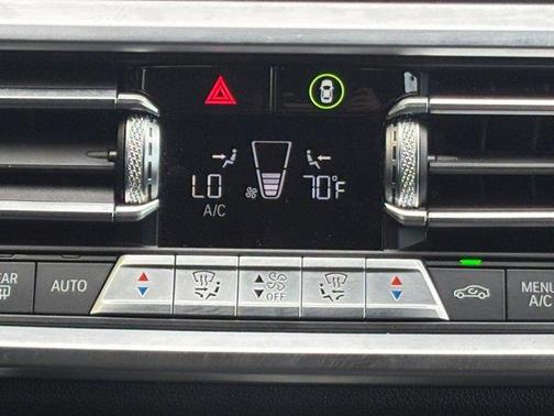 Metallic 2022 BMW 230 i