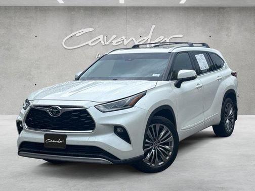 Tan 2020 Toyota Highlander Platinum