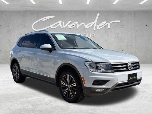 White Silver Metallic 2018 Volkswagen Tiguan 2.0T SEL